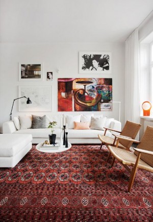 Big living room with a terracotta carpet