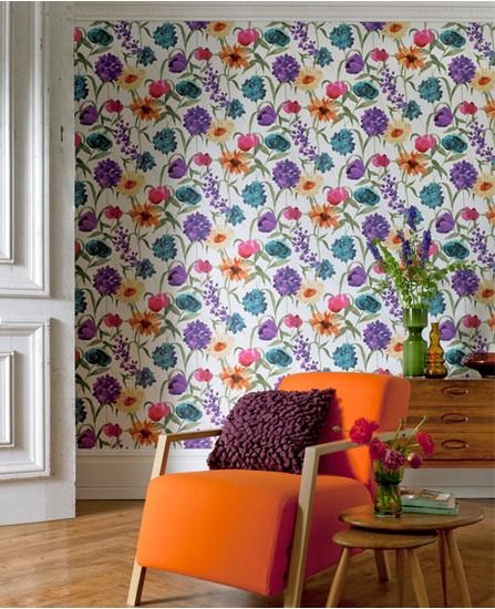 Floral statement wallpaper