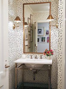 Modern glamour statement wallpaper bathroom