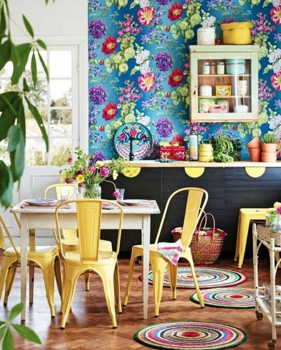 Statement wallpaper on a bohemian kitchen