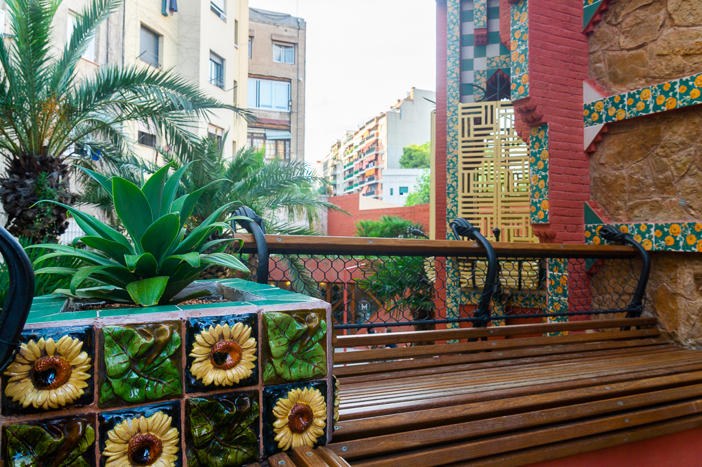 Casa Vicens terrace1