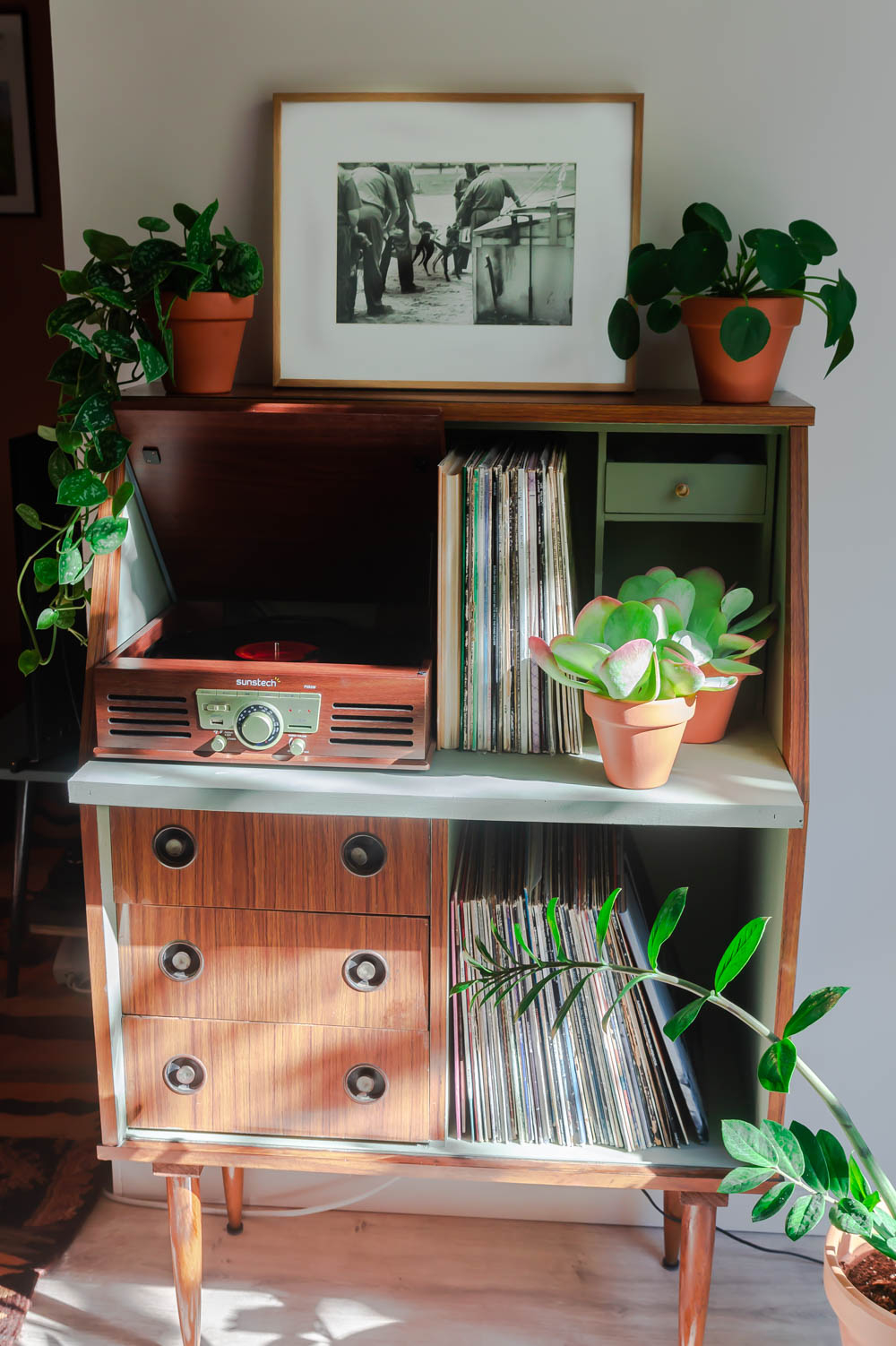 Barcelona home tour: vintage record player cabinet