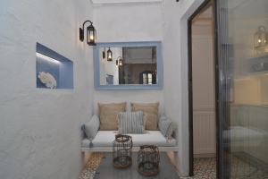 House tour: old fisherman's house in Sitges - sitting area in the internal courtyard