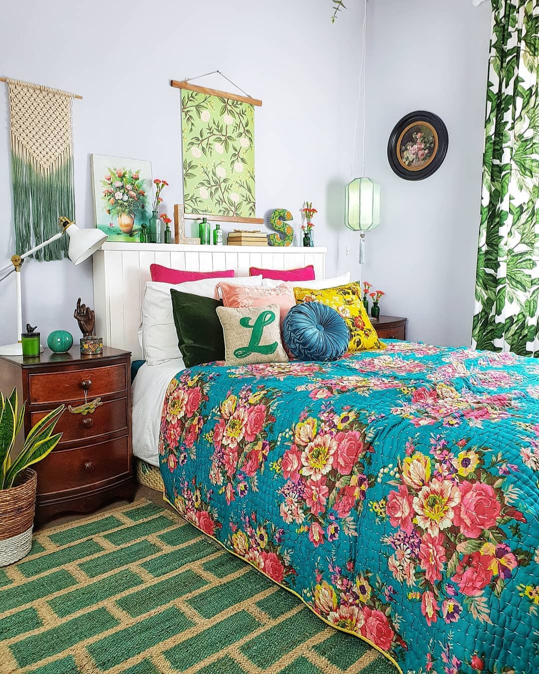 @lorriecos green bedroom